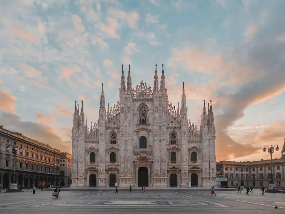 Apartment 10 Minuti Metro Stazione Centrale Milano - Attico Moderno Italy